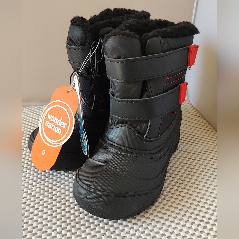 Boys Size 9 Winter Snow Boots Temperature Rated -5° NWT